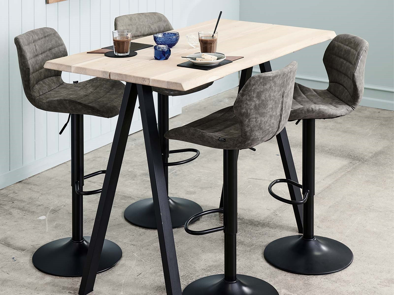 House of Sander Bola -baarituoli, säädettävä korkeus, useita värejä