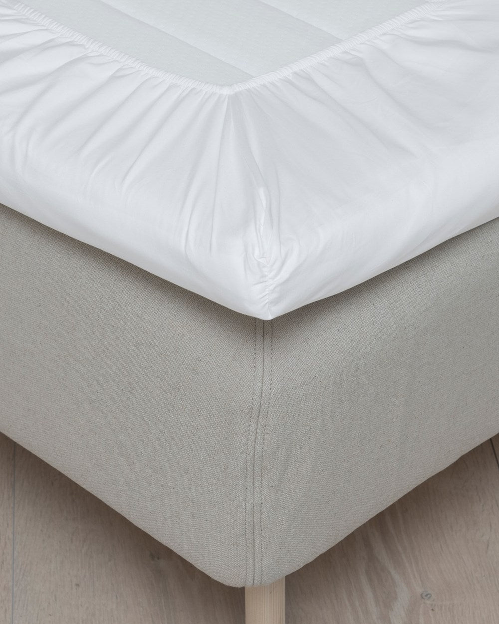 Hoie Fit muotoonommeltu aluslakana Satiini, 6 väriä