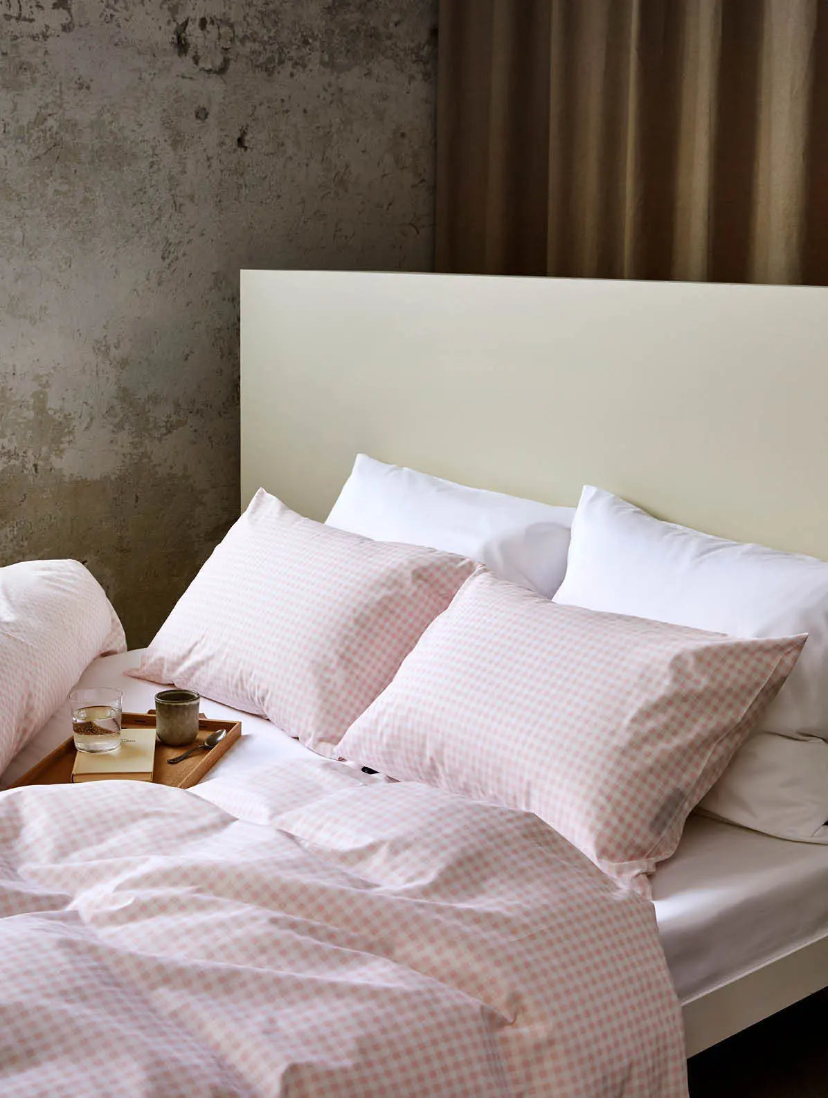 Hoie Nils Pussilakanasetti, Vaaleanpunainen