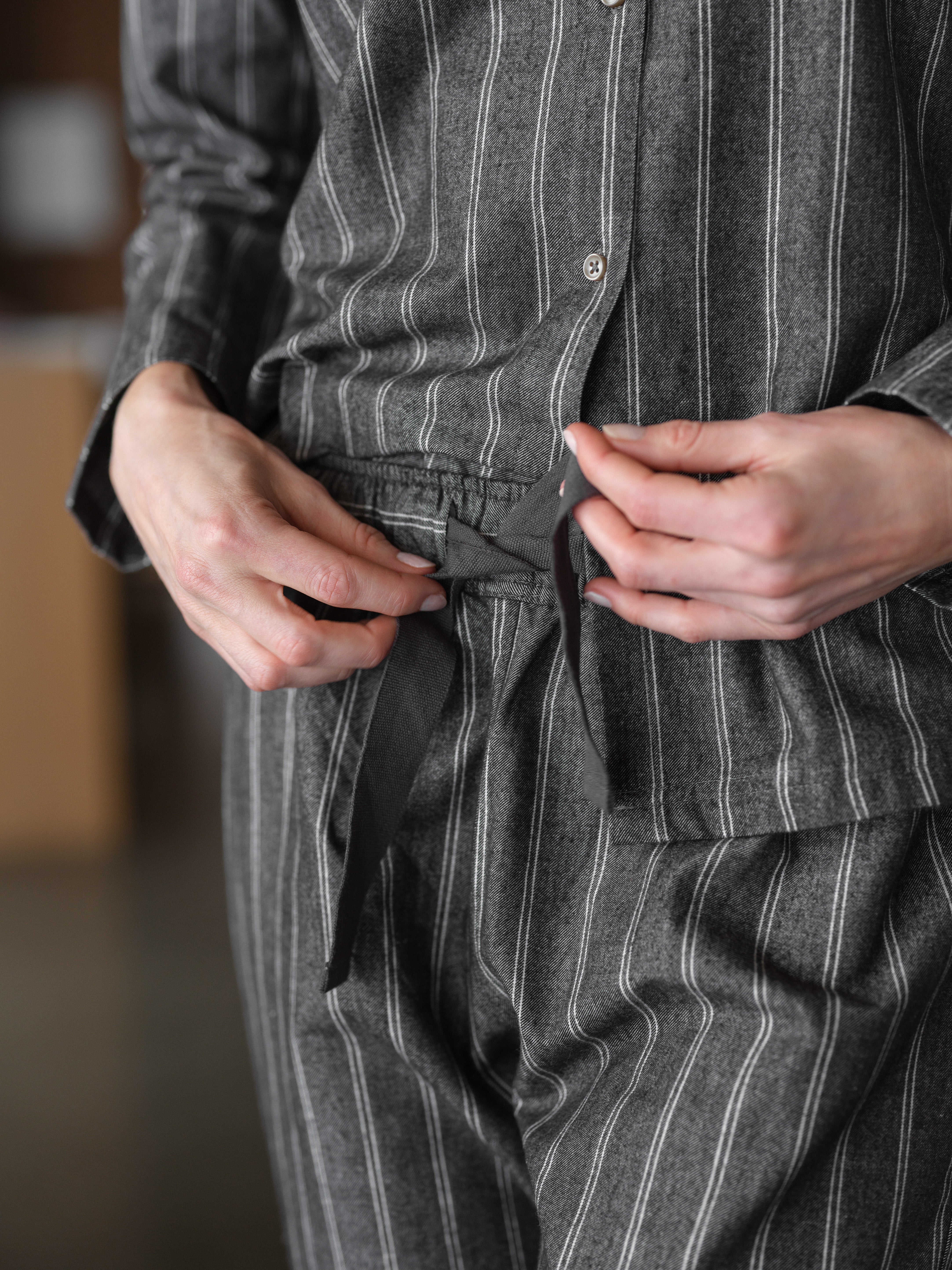 Hoie Pilen Pyjamasetti Housut + Paita, Musta