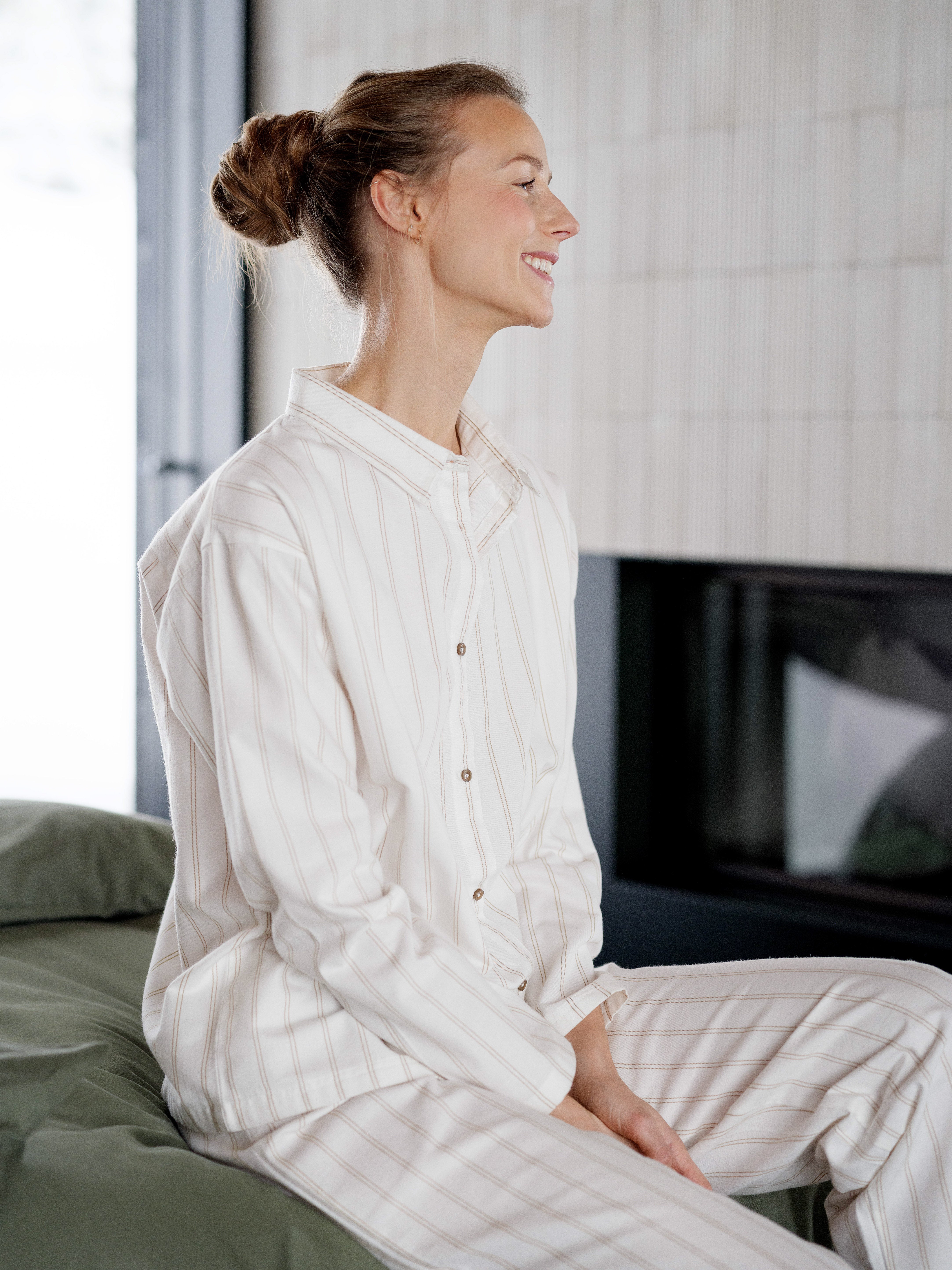 Hoie Pilen Pyjamasetti Housut + Paita, Valkoinen