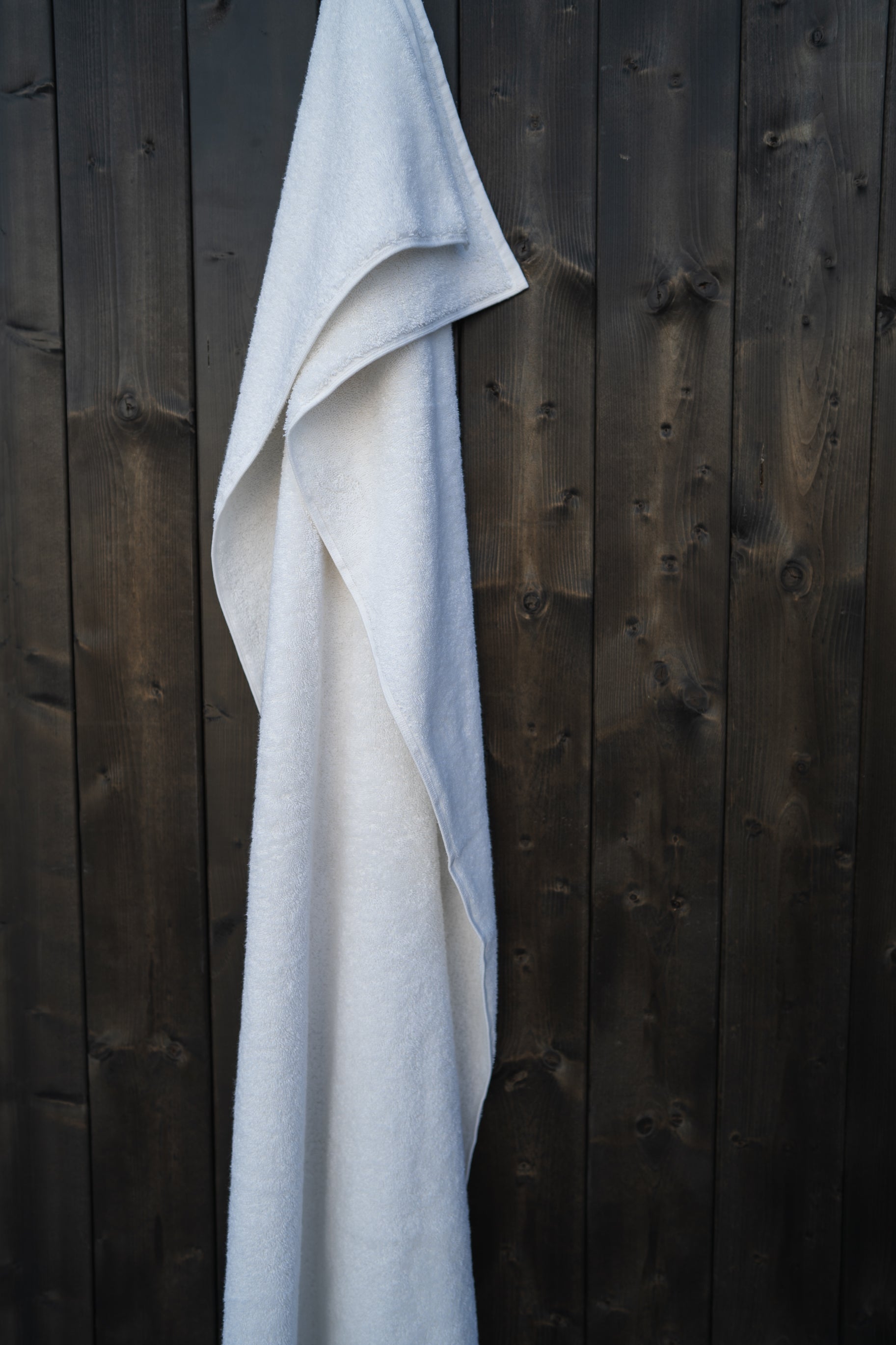 Luxury Line -kasvopyyhe, 50 x 100 cm, 6 väriä