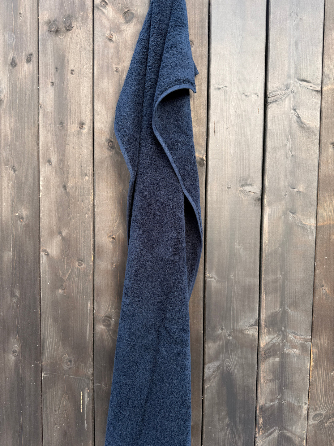 Jätti kylpypyyhe on ylellinen valinta kylpyhuoneeseen