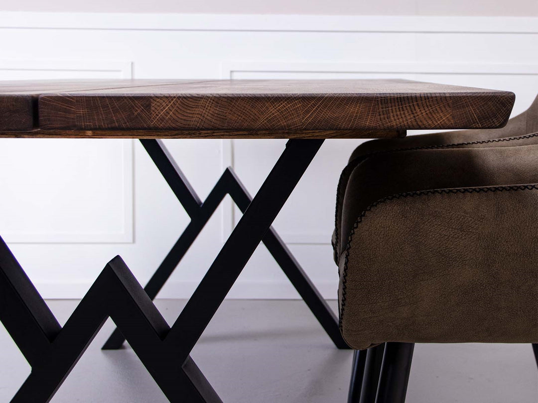 House of Sander Goja Base -pöydänjalka, musta