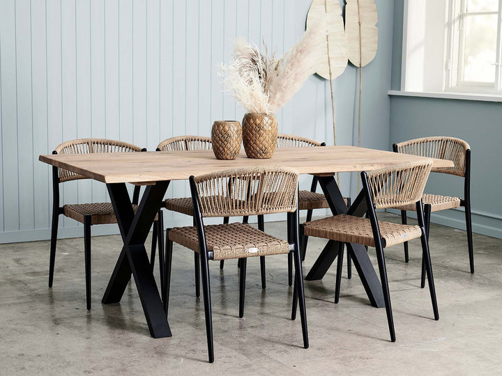 House of Sander X Base -pöydänjalka, musta