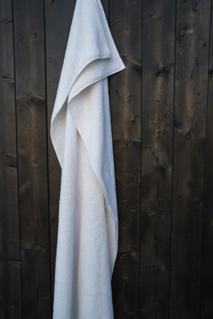 Luxury Line -jättipyyhe, 100 x 180 cm, 5 väriä