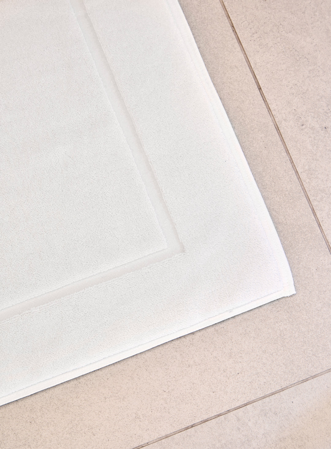 Hoie Classic Kylpymatto, 4 väriä