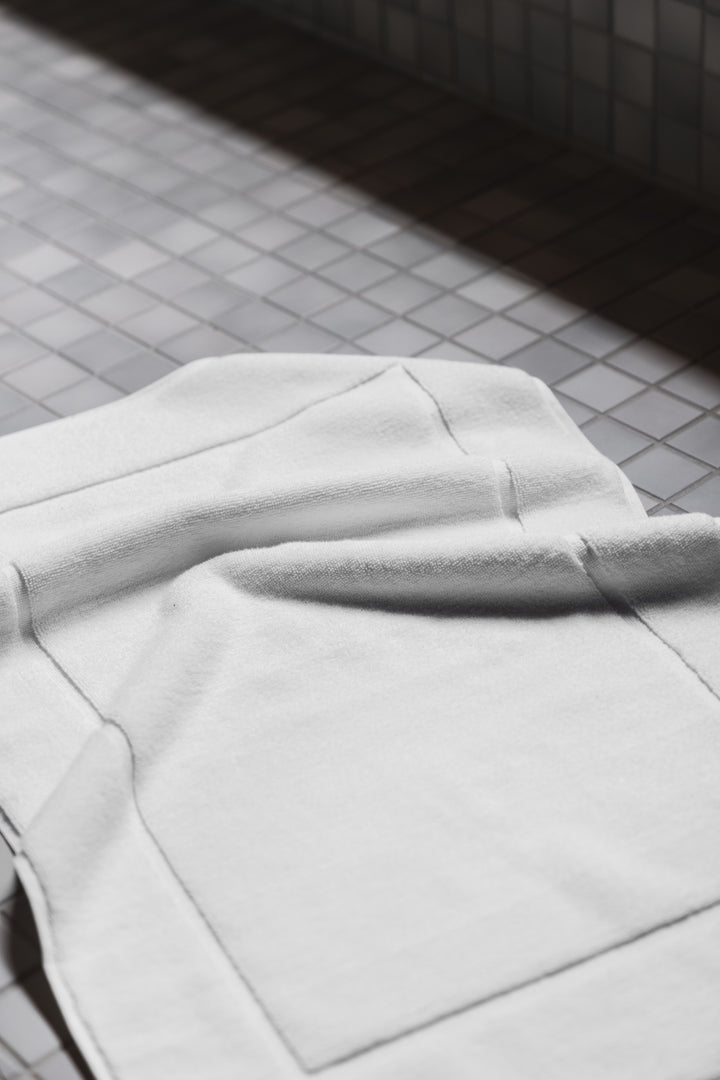 Hoie Classic Kylpymatto, 4 väriä