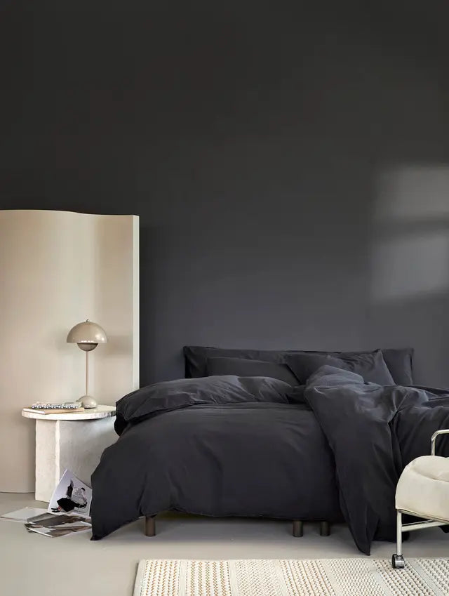 Hoie Froya Pussilakanasetti, Musta