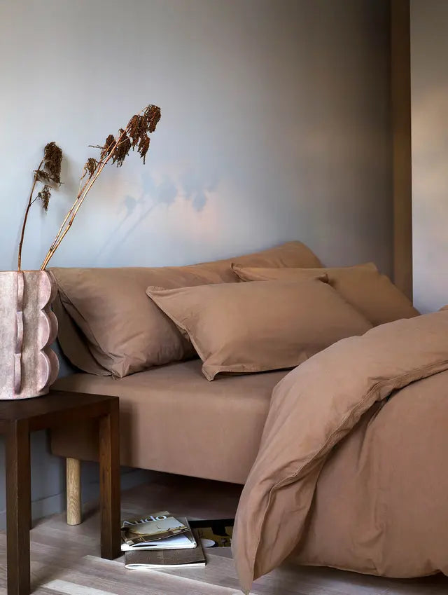 Hoie Froya Pussilakanasetti, Vaaleanruskea