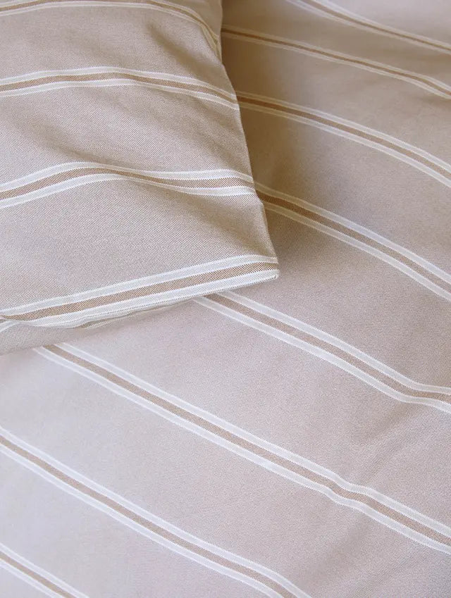 Hoie Magnus Pussilakanasetti, Vaaleanruskea