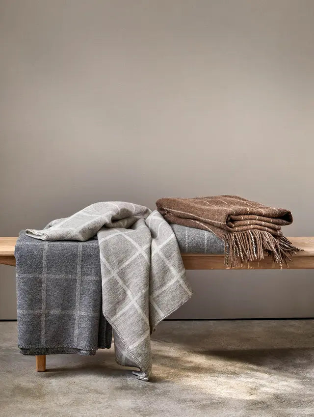 Hoie Oppdal Viltti, Vaaleanharmaa