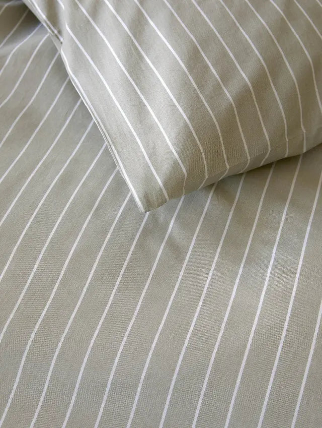 Hoie Pia Pussilakanasetti, Oliivi