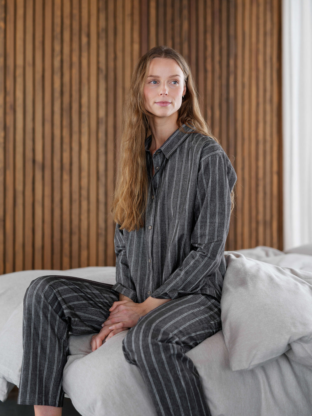 Hoie Pilen Pyjamas Set Byxor + Skjorta, Svart