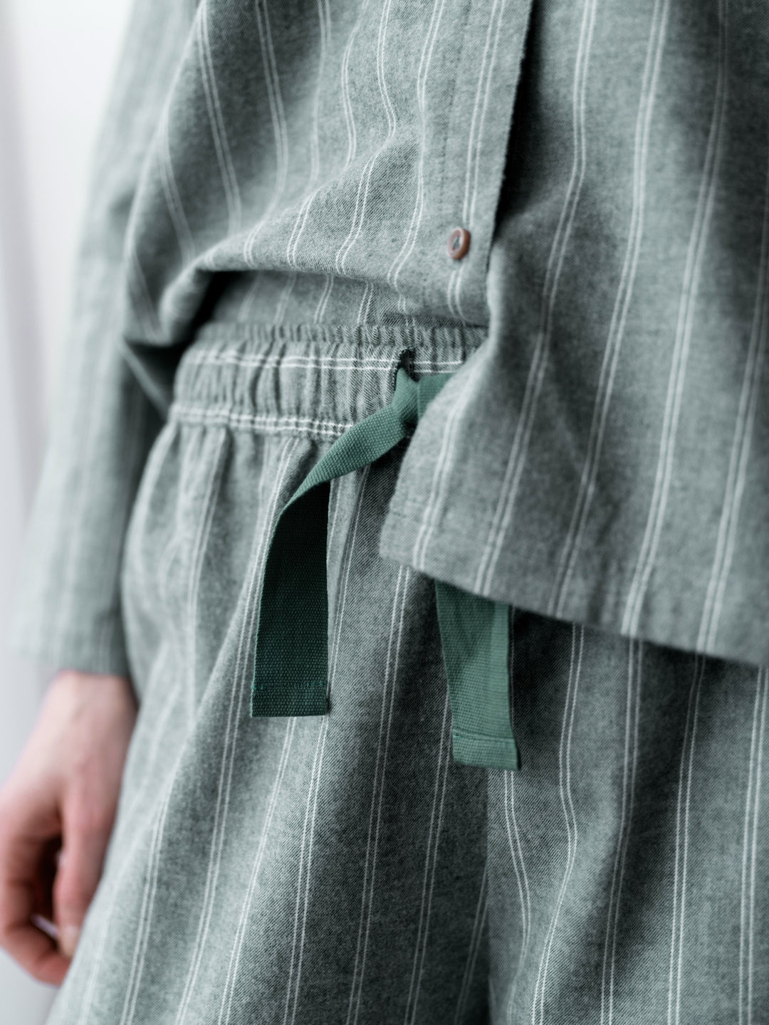 Hoie Pilen Pyjamas Set Byxor + Skjorta, Grön