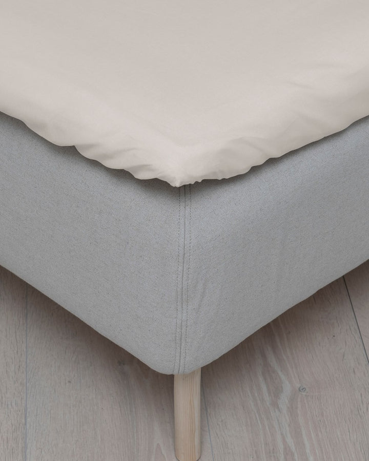 Hoie muotoonommeltu aluslakana, 3 väriä