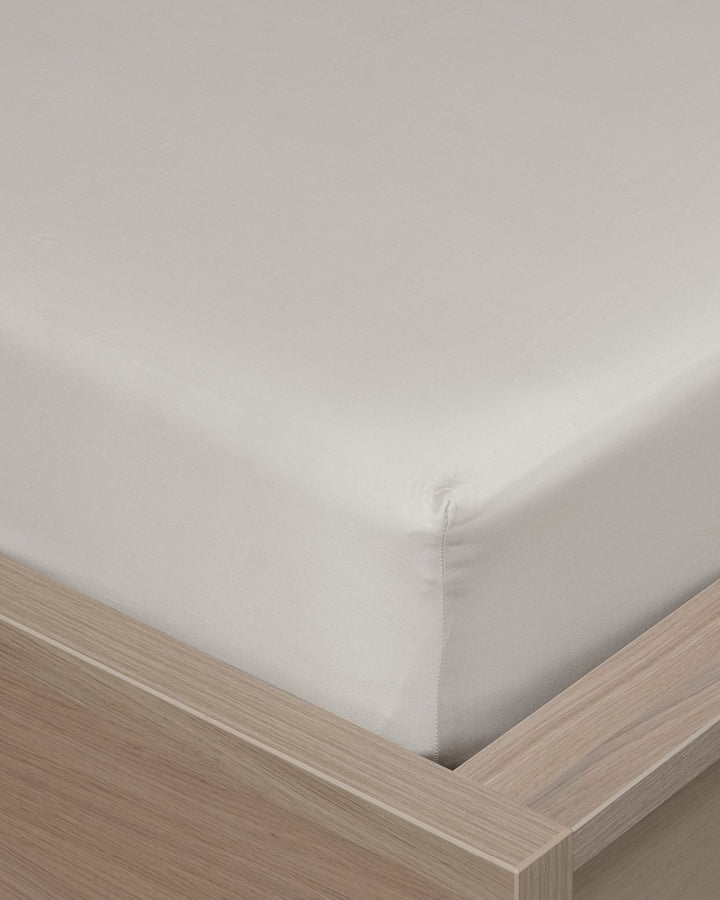 Hoie muotoonommeltu aluslakana, 3 väriä