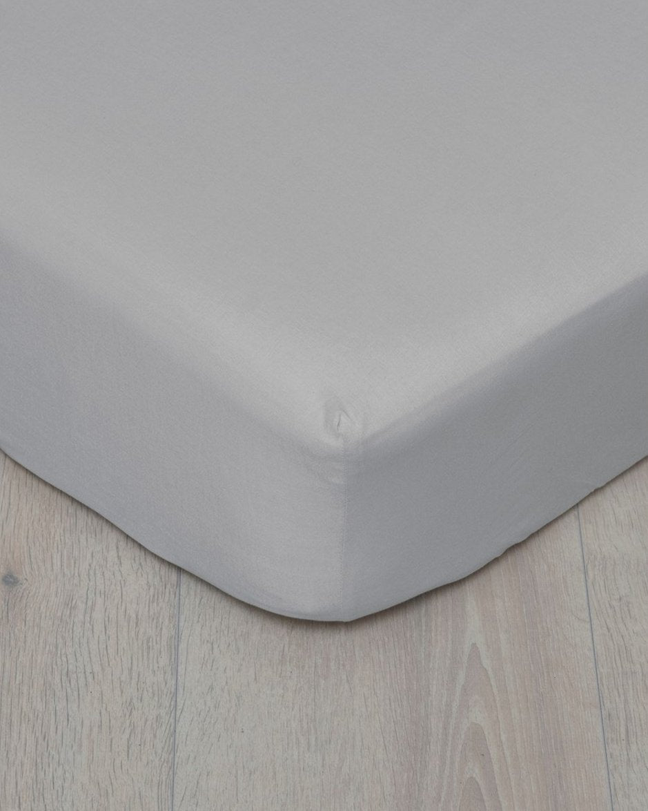 Hoie muotoonommeltu aluslakana, 3 väriä