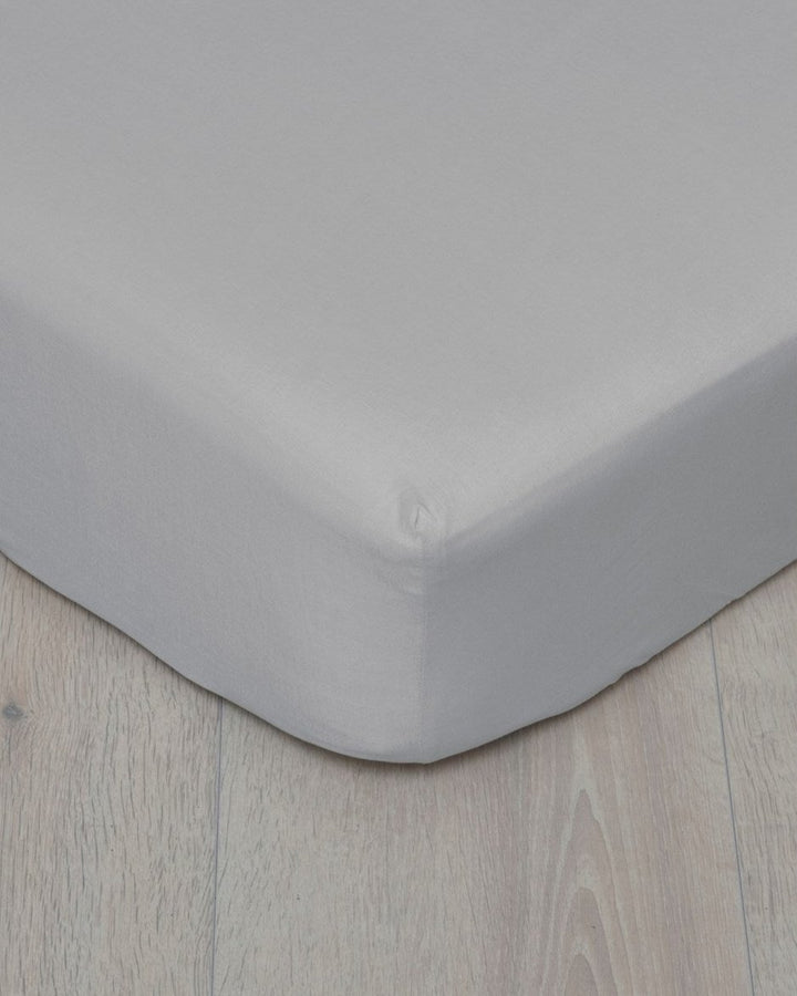 Hoie muotoonommeltu aluslakana, 3 väriä