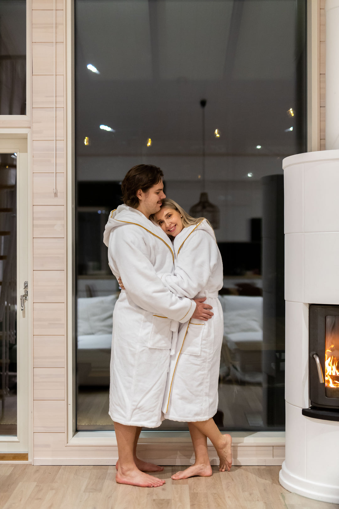 Hotel High-End bathrobe Hooded model, with golden trim