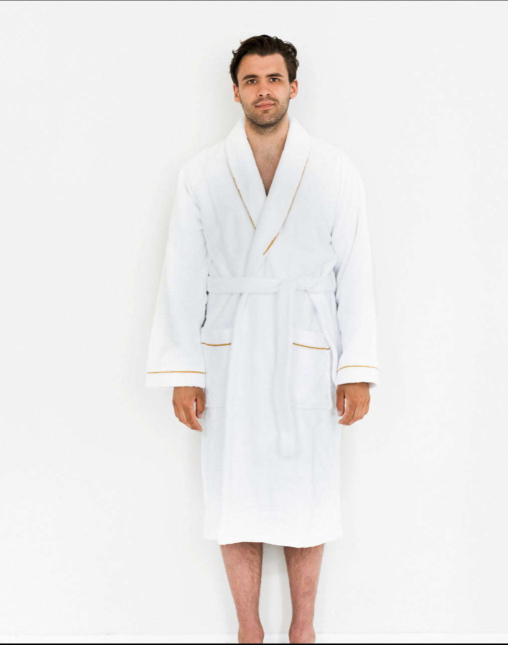 Hotel High-End -kylpytakki No Problem, kultaisella tereellä