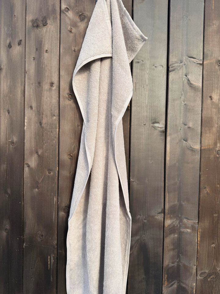 Luxury Line -jättipyyhe, 100 x 180 cm, 5 väriä