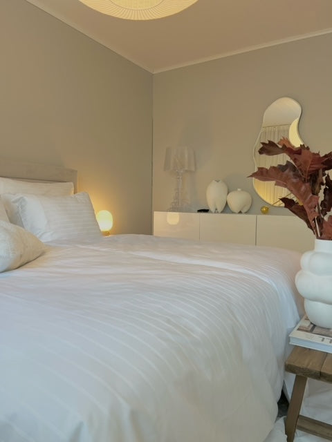 Hotel Innsbruck satiiniraita pussilakana