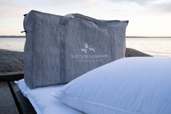 Nukkumisen tuotesetti Untuva Lux Tuplapeitolla