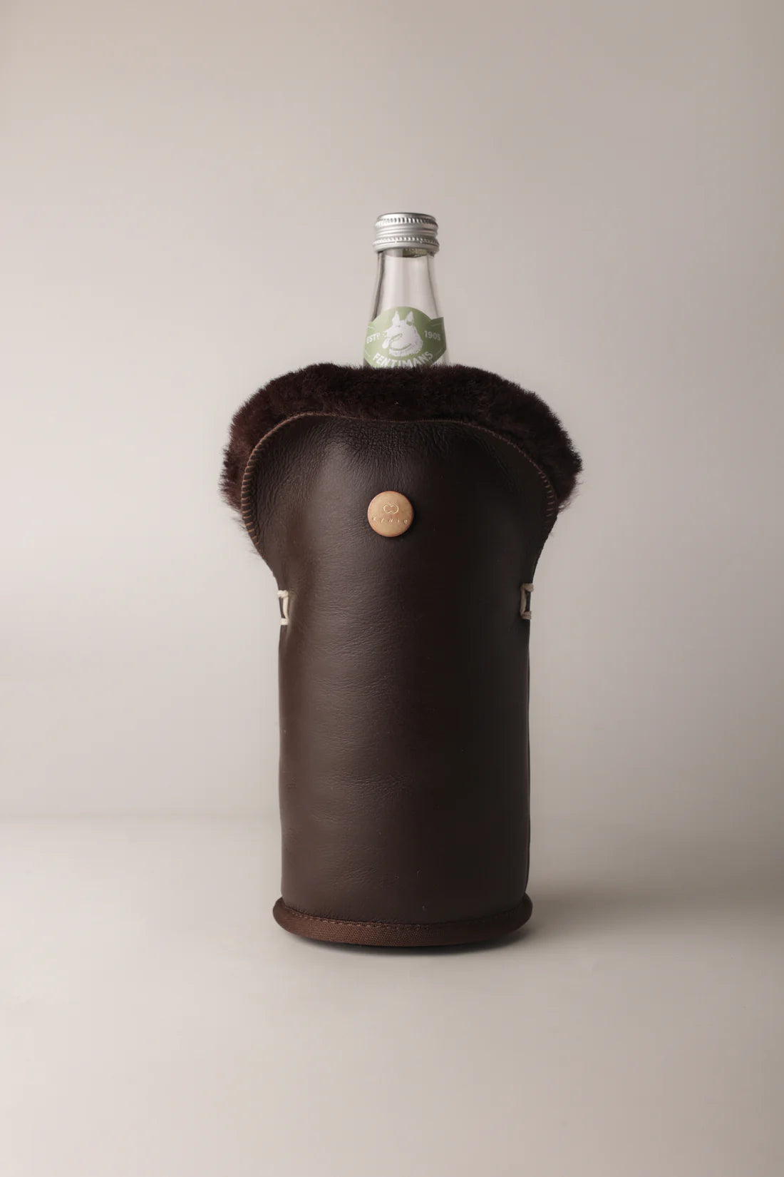 Viinicooler Kywie, nappanahka Ruskea