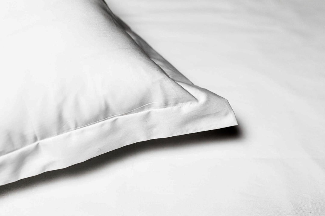 Loffen Hotel Superior Oxford Gold, Silver & White tyynyliina