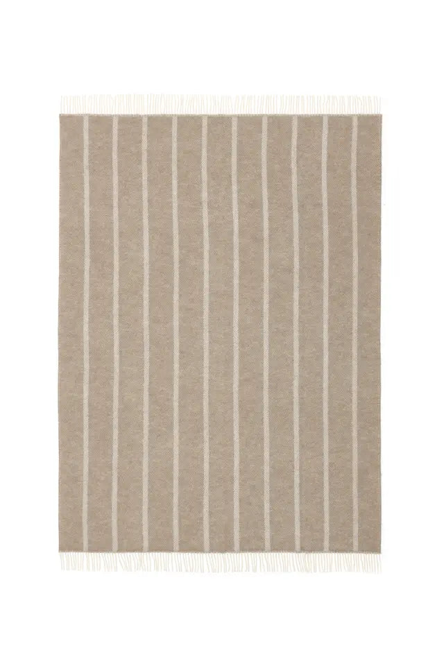 Beige Høie Istinden throw with white stripes shown in full against a white background