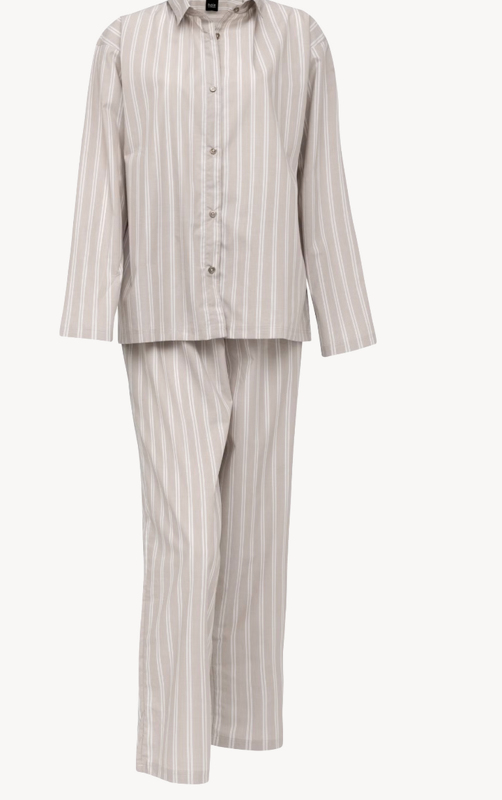 Beige striped Høie Sana pyjama set with a long-sleeved button shirt and long trousers against a white background