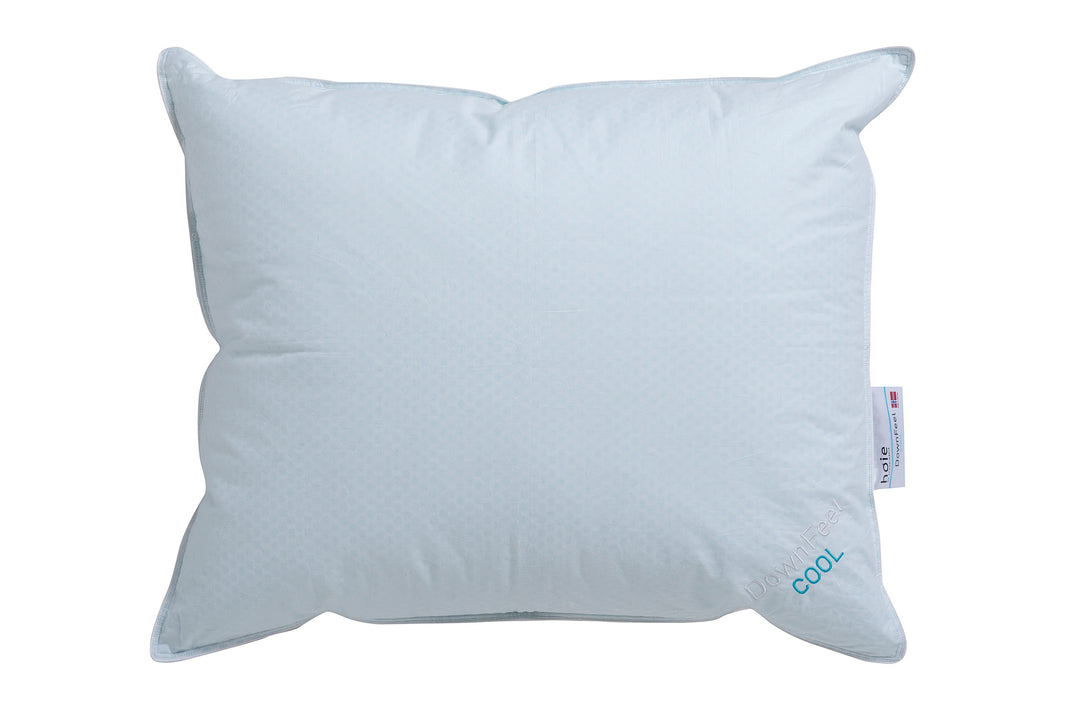 Vit Høie Sweet Dreams Cool-kudde med turkos symbol i nedre hörnet