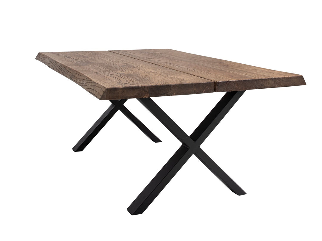 Kaksiosainen puinen sohvapöytä mustilla X Coffee Table -jaloilla yläviistosta