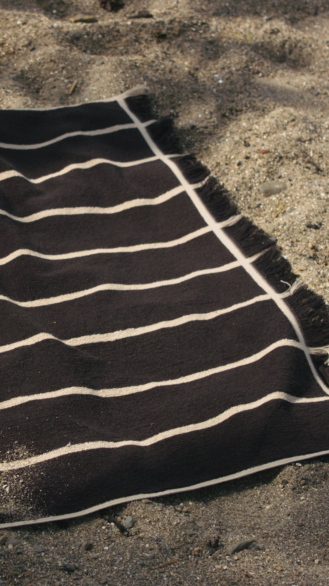 Hoie Hvaler beach towel, Black