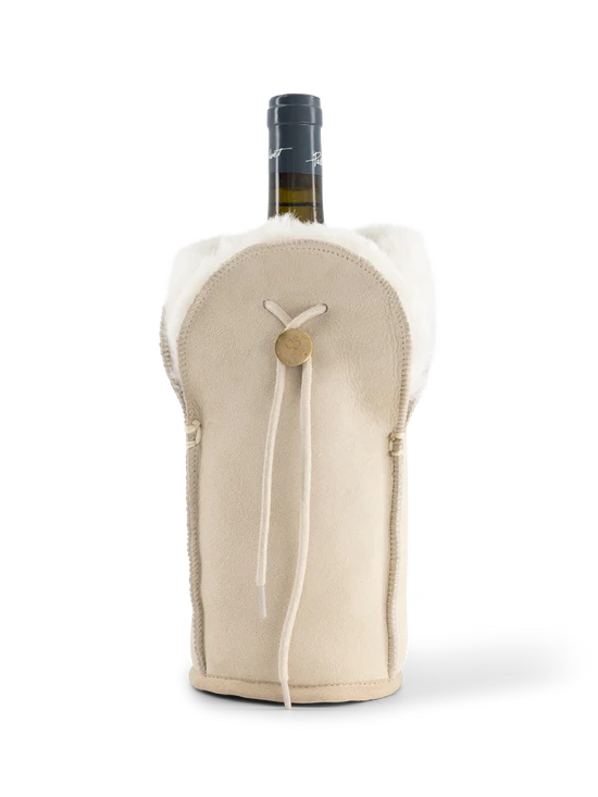 Beige Kywie-pullocooler pullon ympärillä, kiristysnyöri ja pehmeä yläreuna näkyvissä